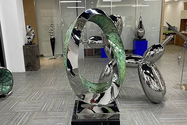 Creative stainless steel twisted loops for interior decoration